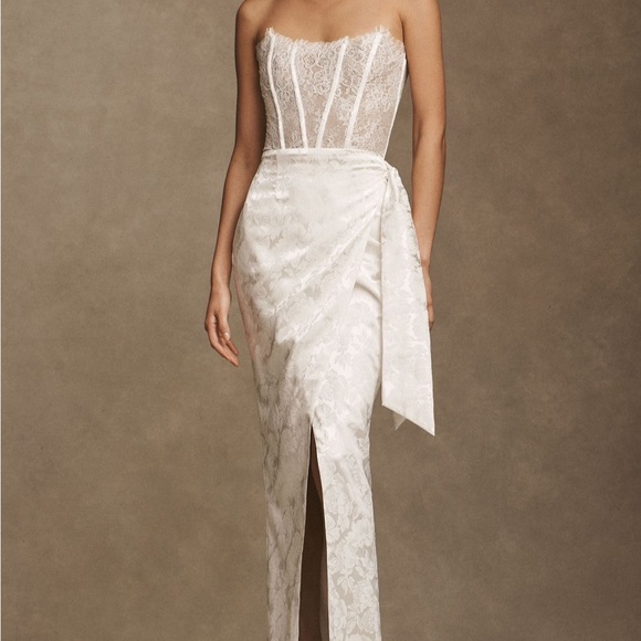 V. Chapman Jeanine corseted strapless wrap gown with jacquard skirt. - Picture 2 of 4